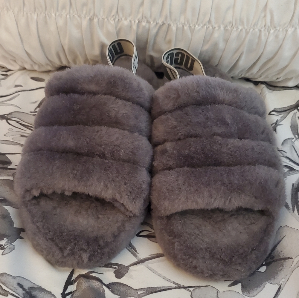 UGG Fluff Yeah Slippers~ size 8